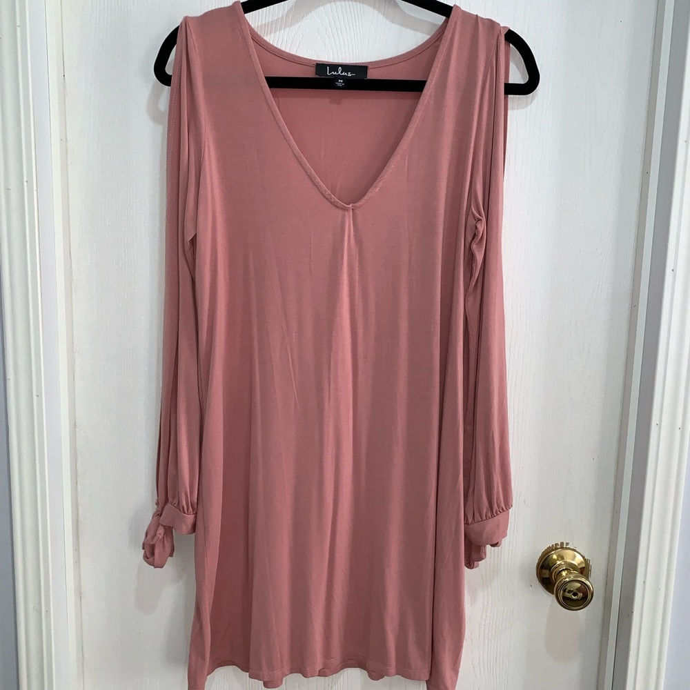 Lulus cut out shoulder long sleeve dress